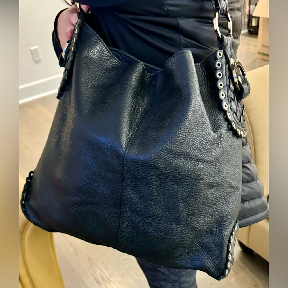 Soft leather shoulder bag by Elliott Luca. Med/lge size